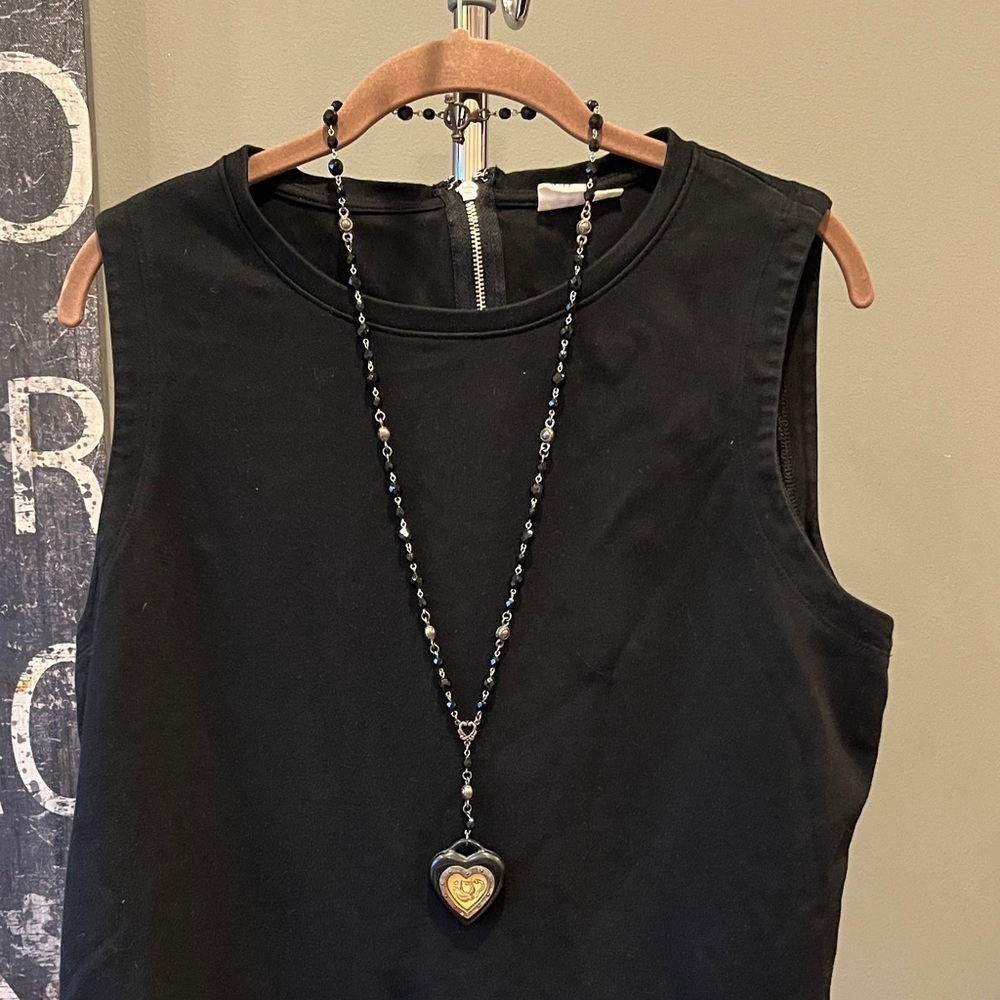 🦌🥑Black Beaded Heart Pendant Necklace with Gold Accent bird - Picture 3 of 7